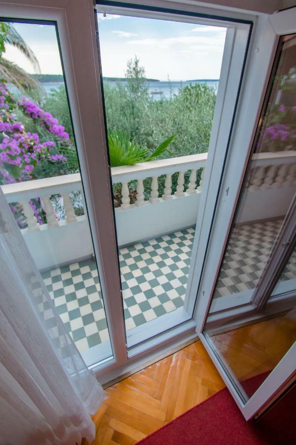 Apartments Picolo Paradiso Miljenko Debelic Barbat na Rabu Eksteriør billede