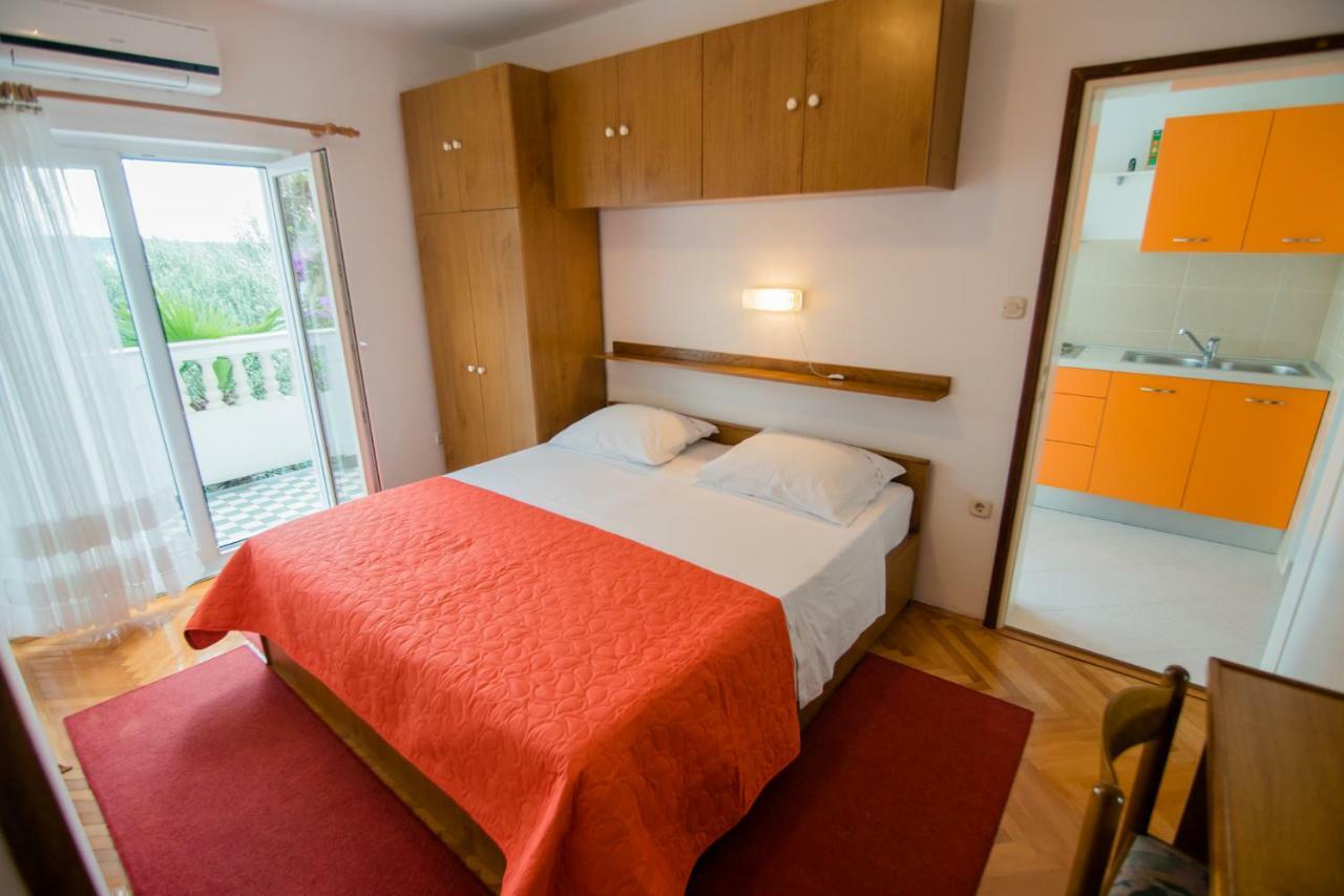 Apartments Picolo Paradiso Miljenko Debelic Barbat na Rabu Eksteriør billede