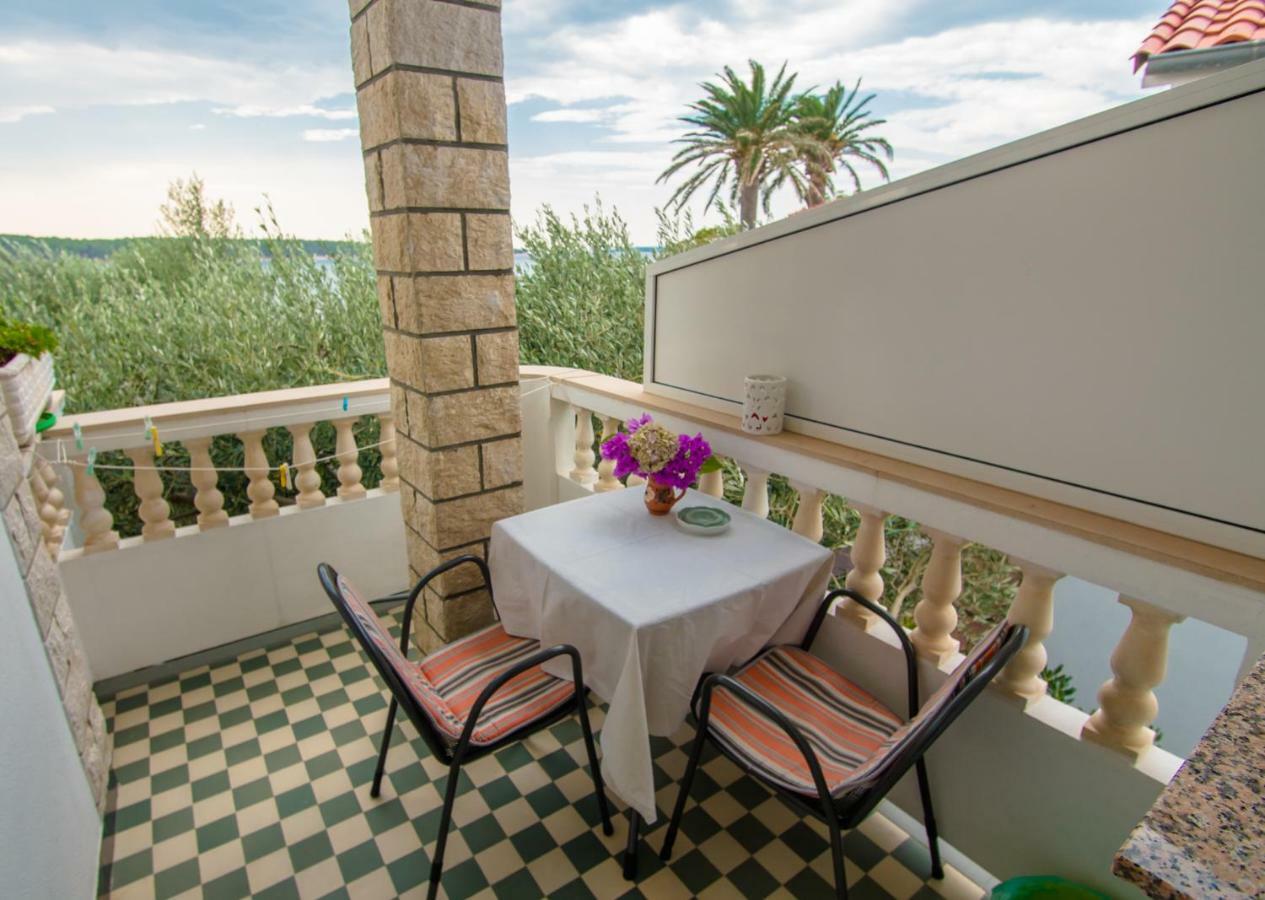 Apartments Picolo Paradiso Miljenko Debelic Barbat na Rabu Eksteriør billede