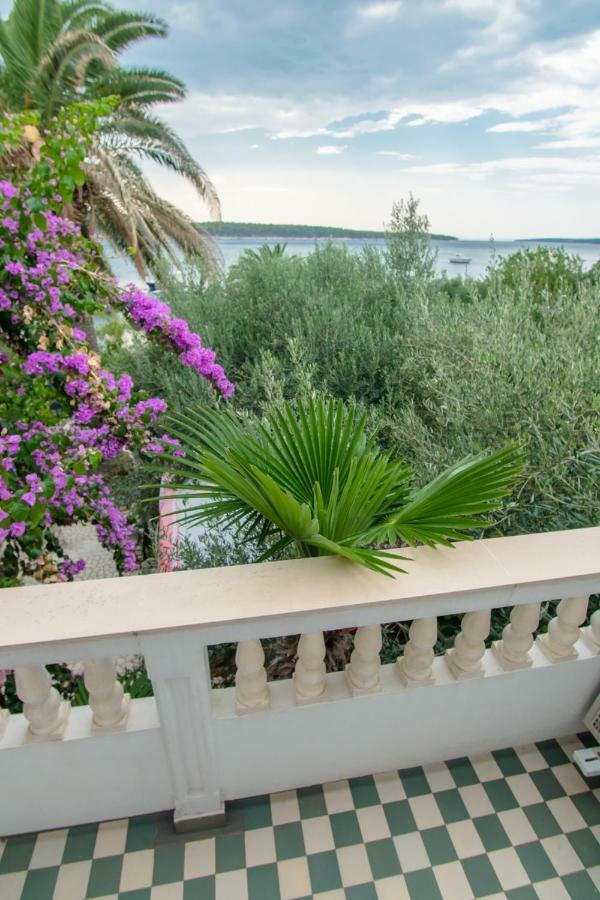 Apartments Picolo Paradiso Miljenko Debelic Barbat na Rabu Eksteriør billede